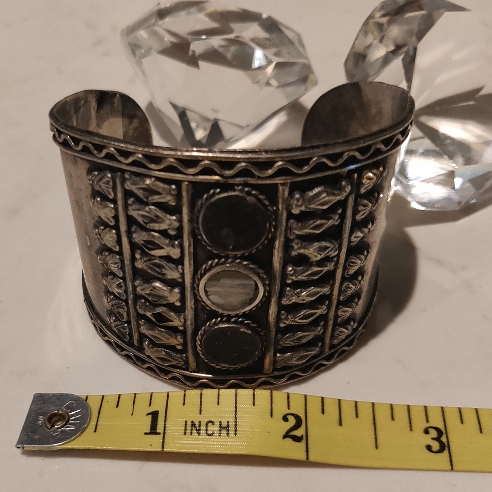 Cuff bracelet - Picture 8 of 9